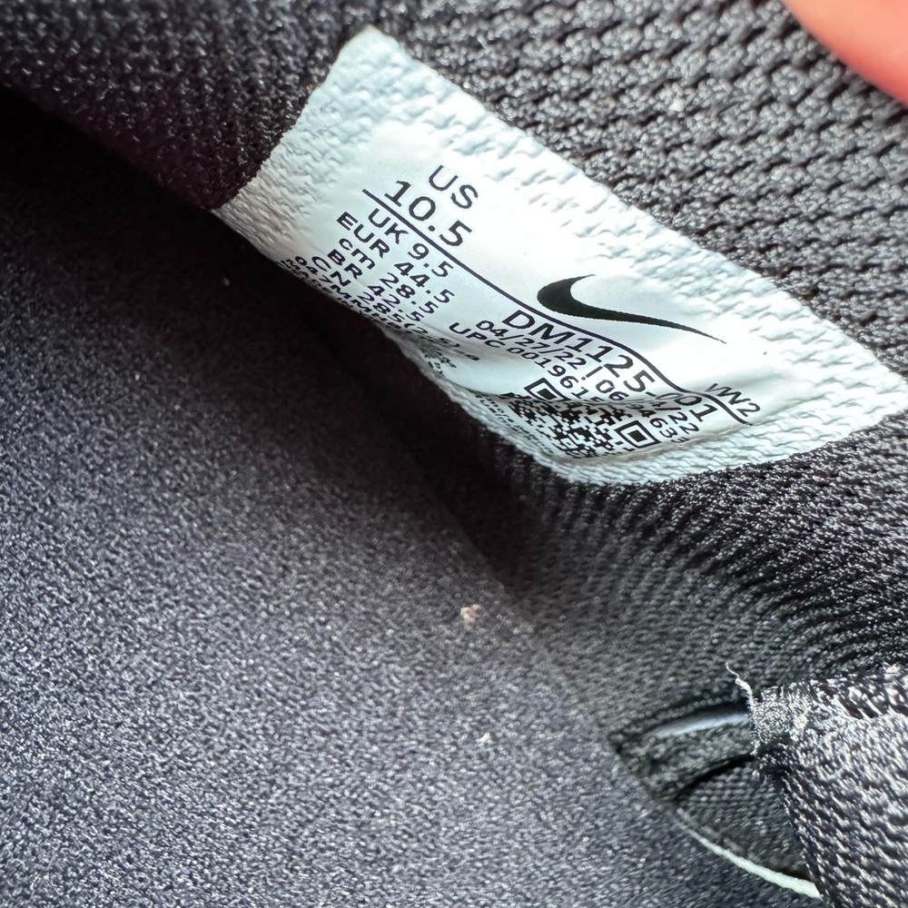 Nike Kyrie Flytrap 6 Basketball
Shoes - Picture 11 of 13